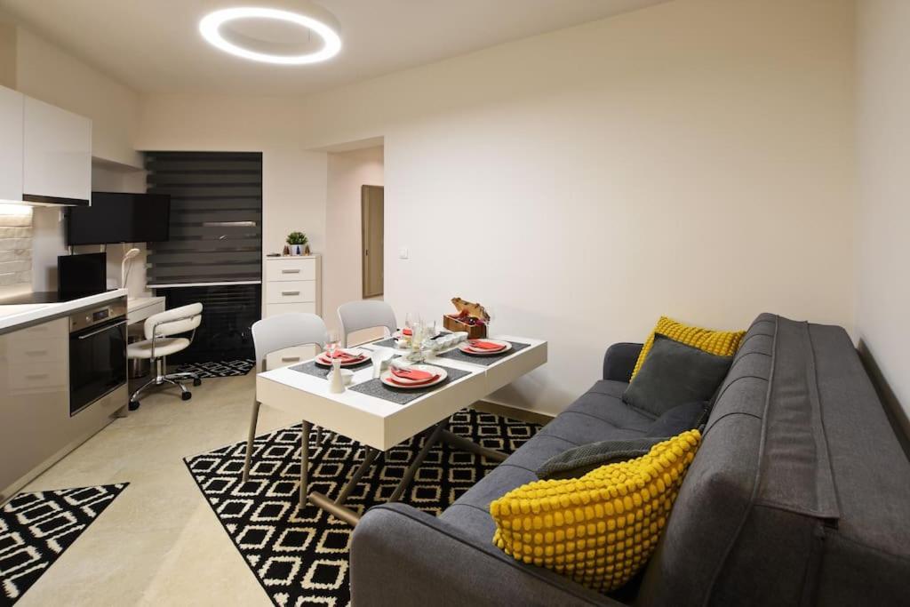 Uni Cozy City Apartment Rhodes City ภายนอก รูปภาพ